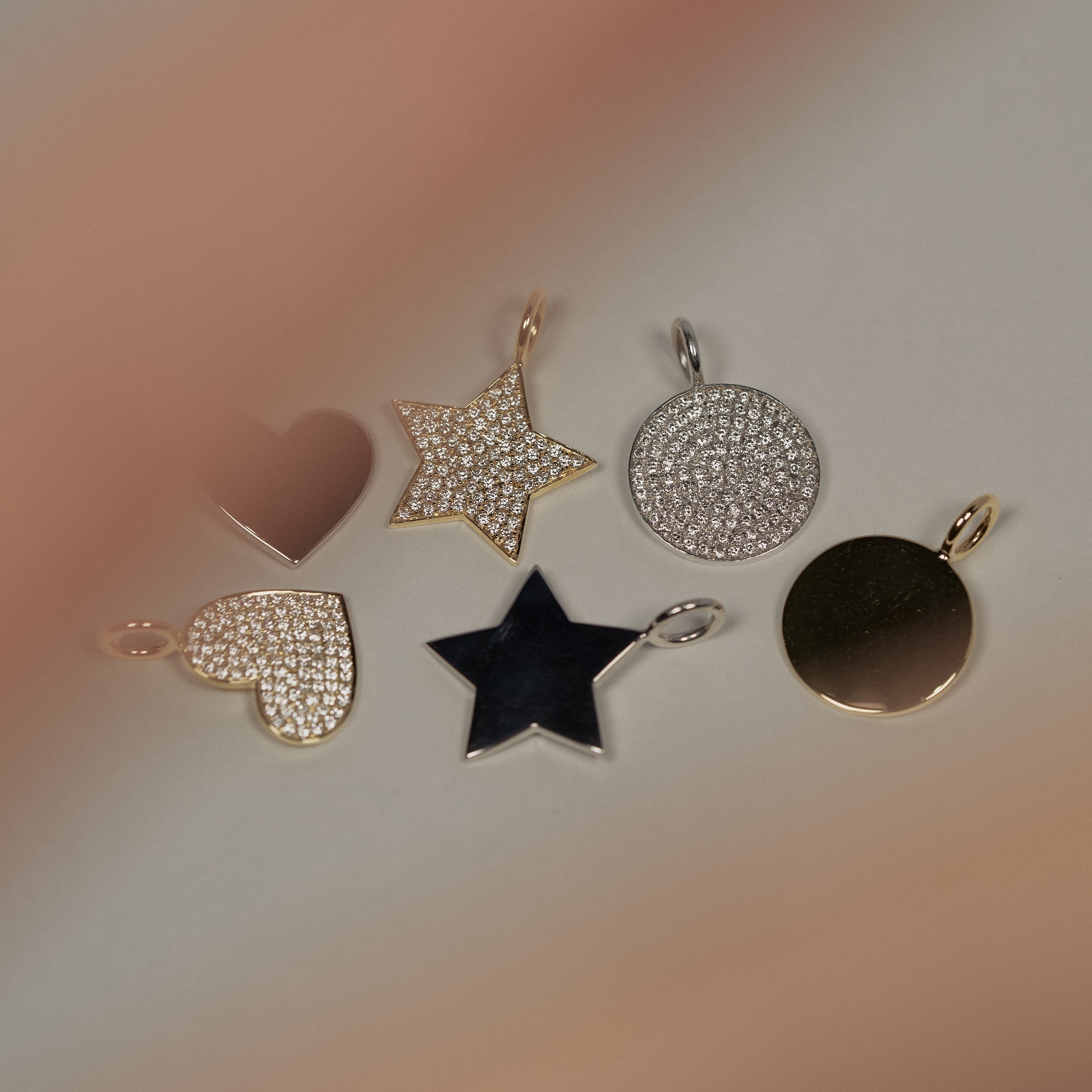 Evence Star ダイヤモンド ネックレス K18 と O3 ネックレスのレイヤードスタイル