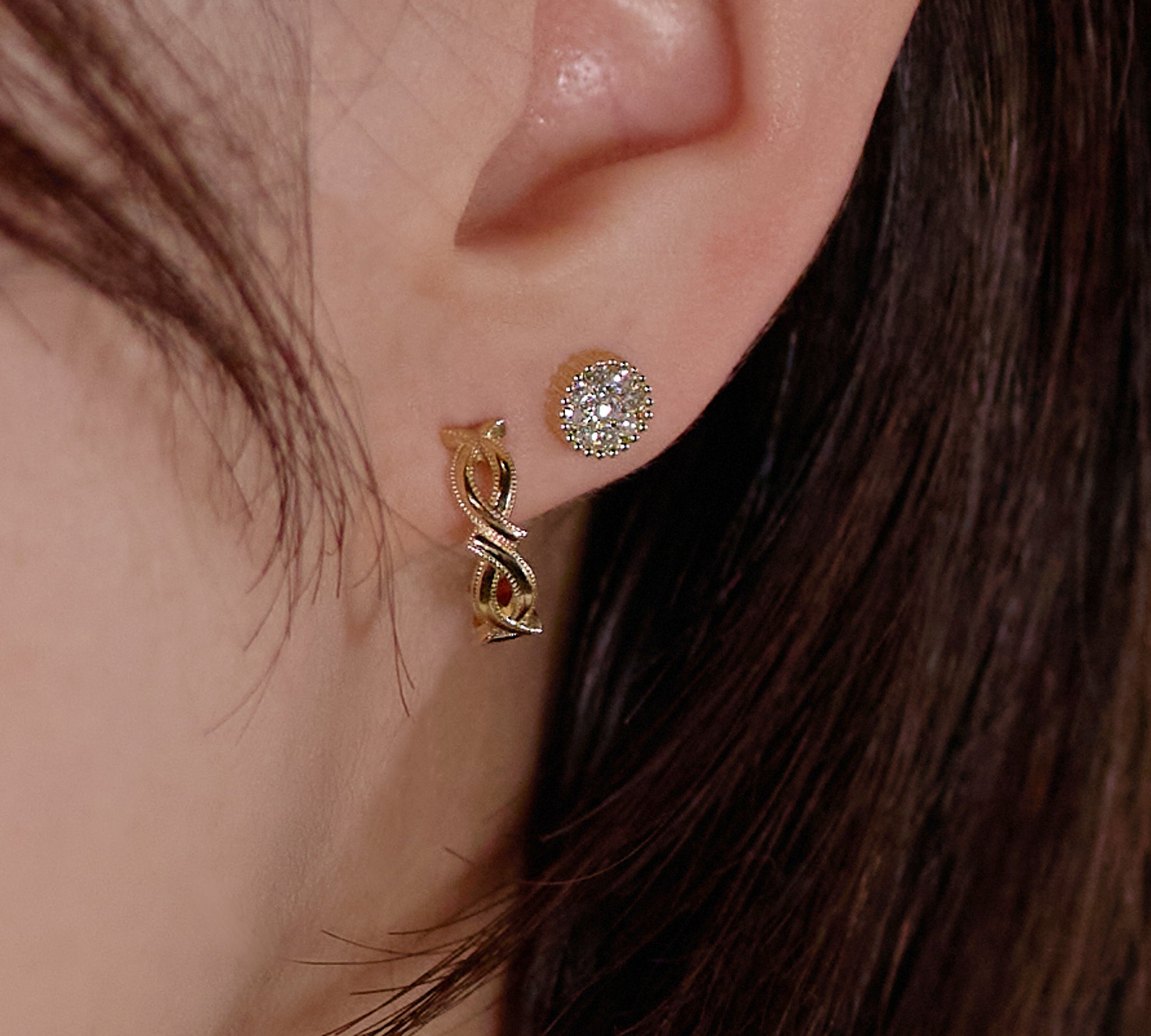 ParVert 蔦 ミルグレイン ピアス 着用イメージ