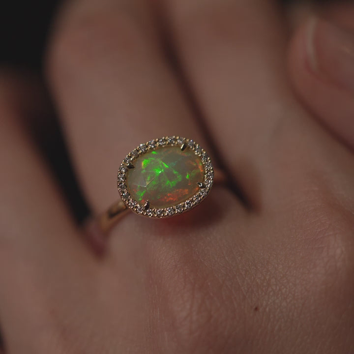 water-lip-emotion-opal-ring-k18-video-01.mp4