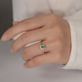 Tutu エメラルド リング 0.31ct 着用 クローズアップ